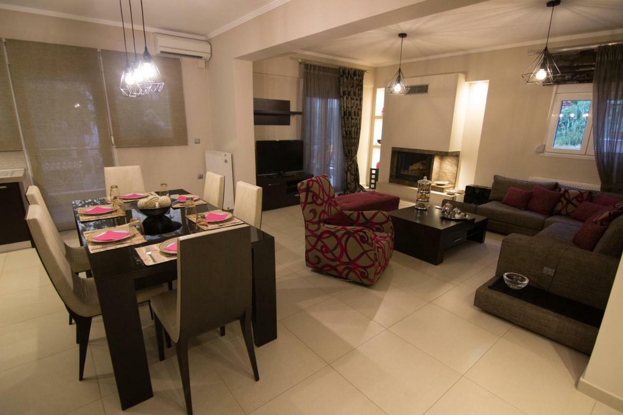 Mary'S Modern And Elegant Apartment กาลัมปากา ภายนอก รูปภาพ