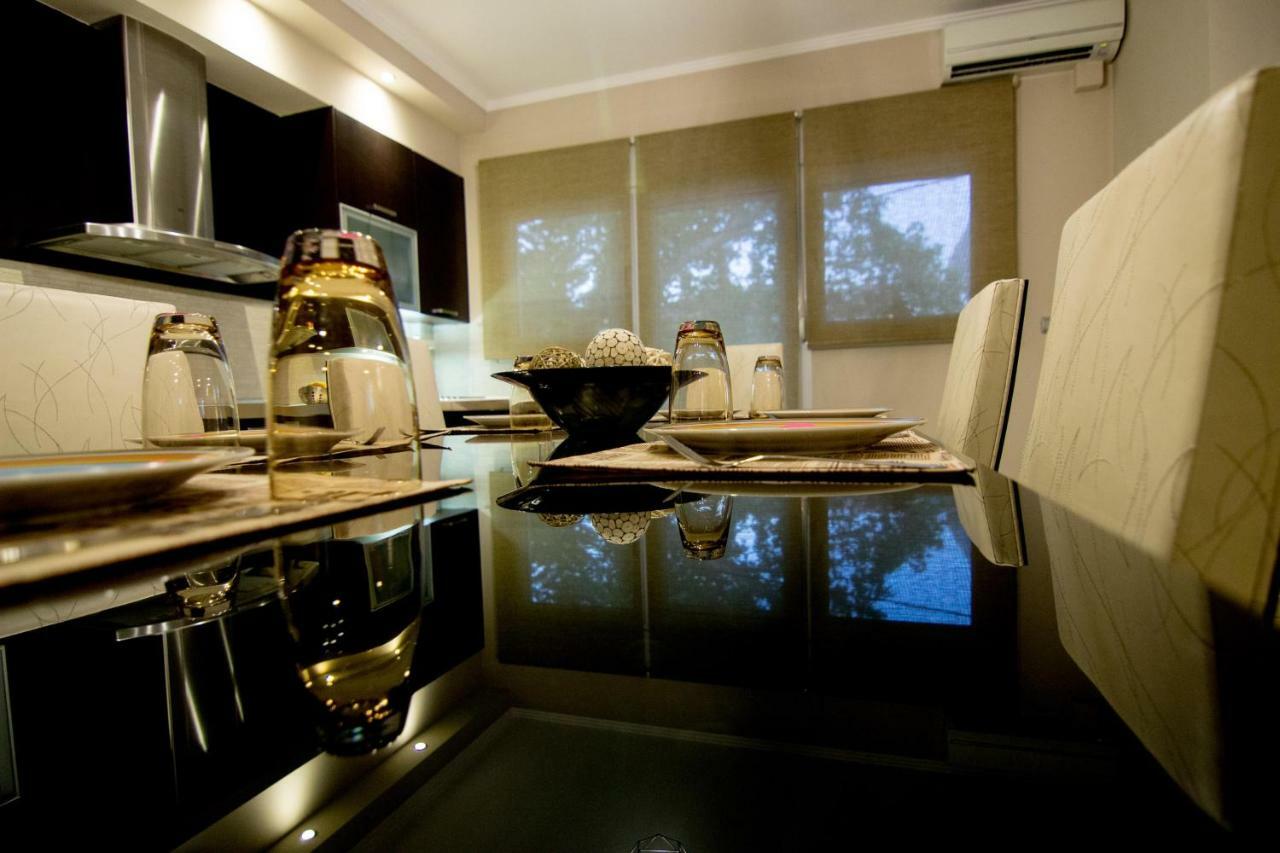 Mary'S Modern And Elegant Apartment กาลัมปากา ภายนอก รูปภาพ